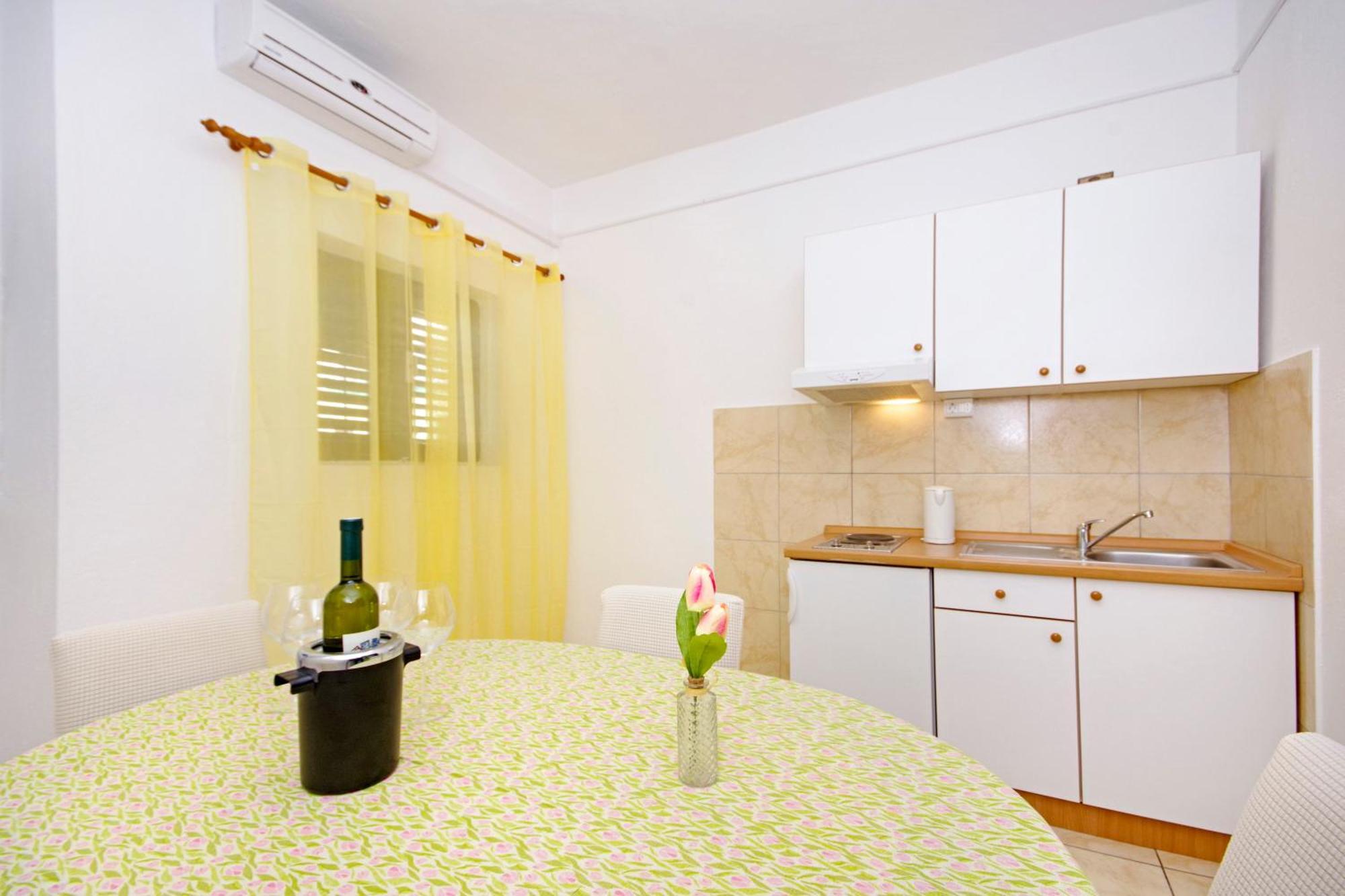 Apartmani Tomas Tučepi Buitenkant foto