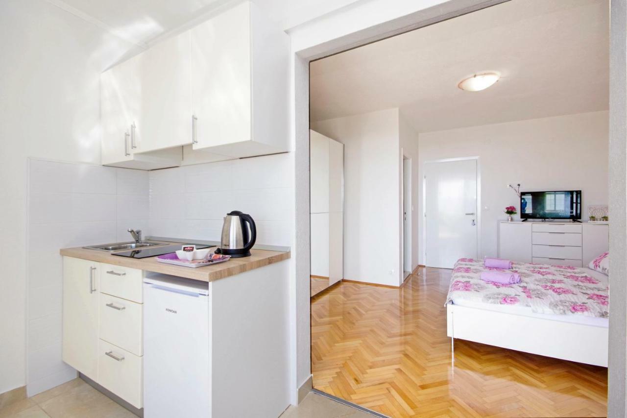 Apartmani Tomas Tučepi Buitenkant foto